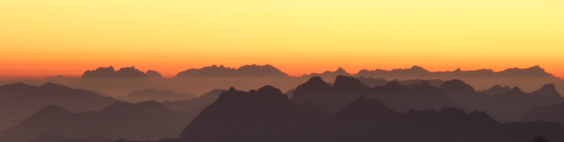 Alpenpanorama bei Sonnenuntergang